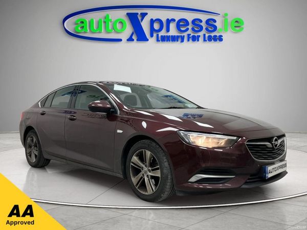 Opel Insignia Hatchback, Diesel, 2019, Red