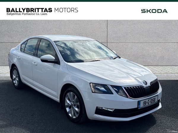 Skoda Octavia Saloon, Diesel, 2019, White
