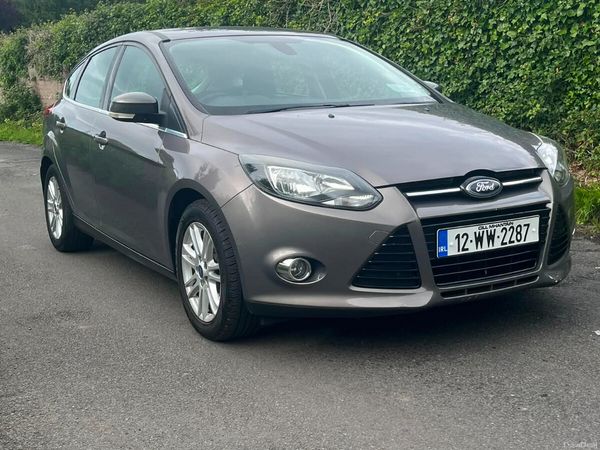 Ford Focus Hatchback, Petrol, 2012, Brown