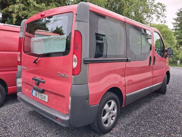 Renault Trafic MPV, Diesel, 2008, Red