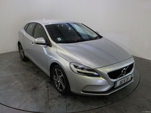 Volvo V40 Hatchback, Diesel, 2018, Grey