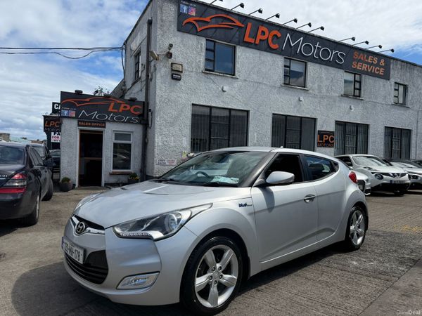 Hyundai Veloster Hatchback, Petrol, 2013, Silver