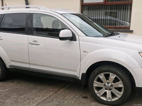 Mitsubishi Outlander SUV, Diesel, 2010, White