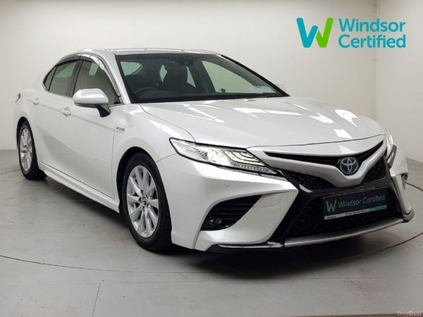 Toyota Camry Saloon, Petrol Hybrid, 2019, White