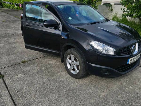 Nissan Qashqai Hatchback, Diesel, 2012, Black