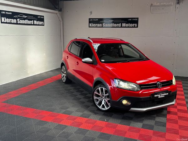 Volkswagen Polo Hatchback, Petrol, 2015, Red