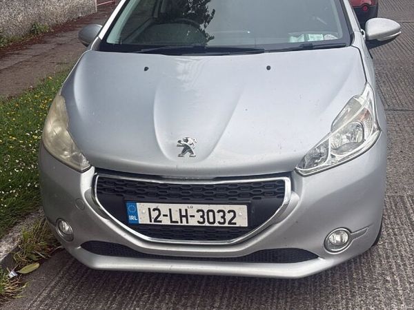 Peugeot 208 Hatchback, Petrol, 2012, Silver