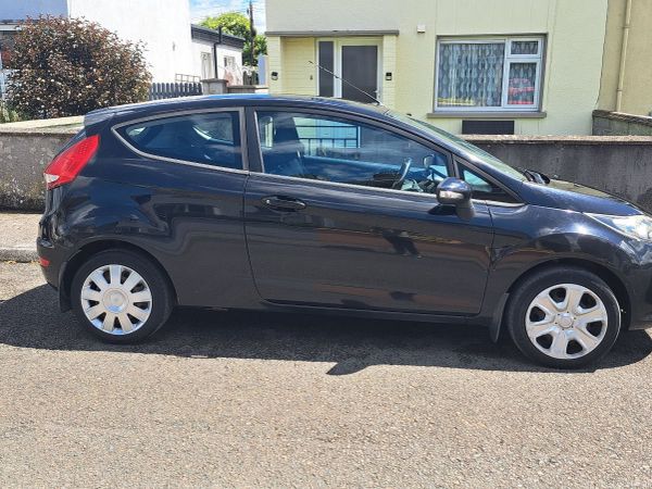 Ford Fiesta Hatchback, Diesel, 2009, Black