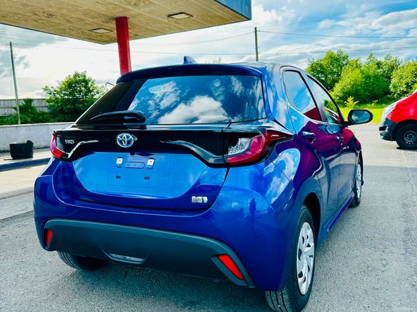 Toyota Yaris Hatchback, Petrol Hybrid, 2021, Blue
