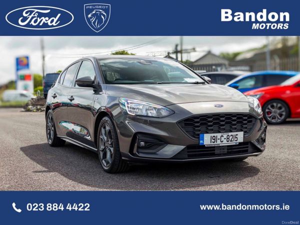 Ford Focus Hatchback, Petrol, 2019, Grey