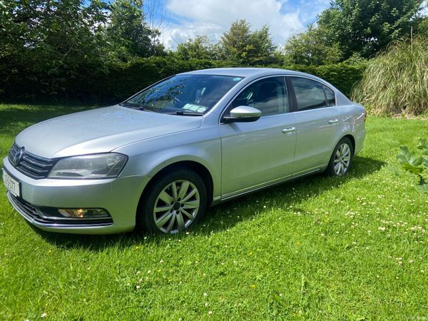 Volkswagen Passat Saloon, Diesel, 2012, Silver