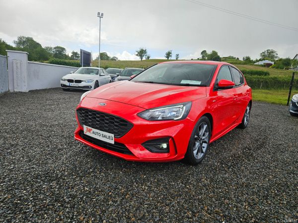 Ford Focus Hatchback, Diesel, 2018, Red