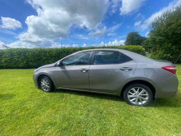 Toyota Corolla Saloon, Diesel, 2014, Bronze