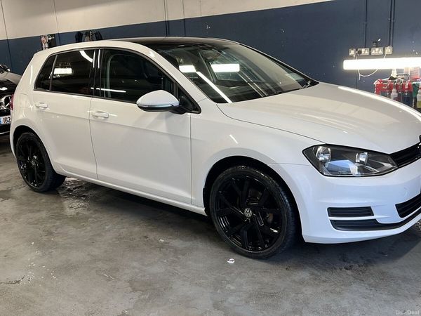 Volkswagen Golf Hatchback, Petrol, 2014, White