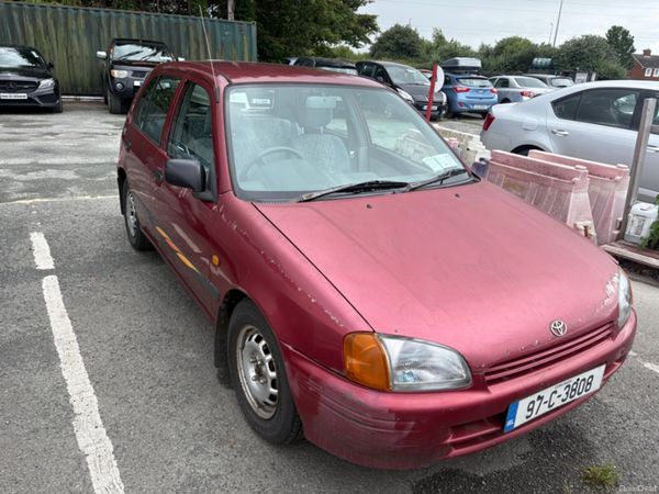 Toyota Starlet Hatchback, Petrol, 1997, Red