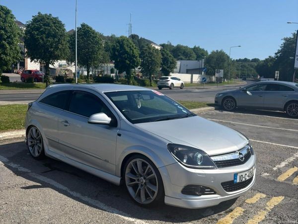Vauxhall Astra Hatchback, Diesel, 2010, Silver