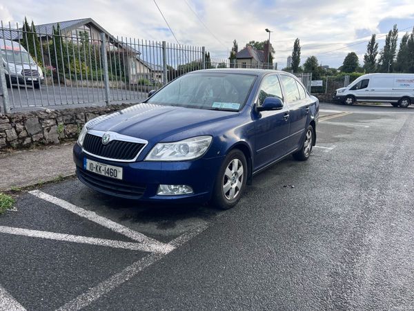 Skoda Octavia Hatchback, Diesel, 2010, Blue