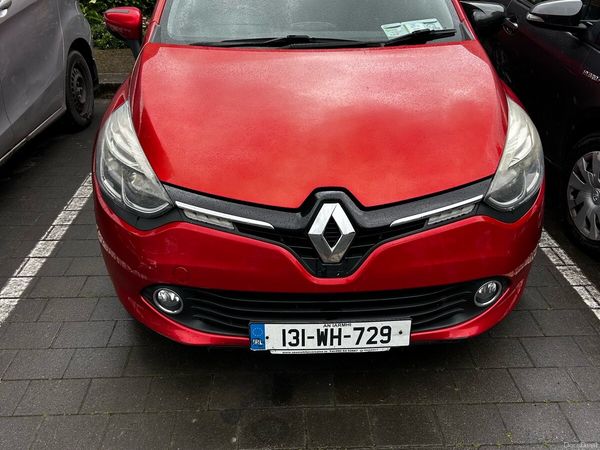 Renault Clio Hatchback, Petrol, 2013, Red