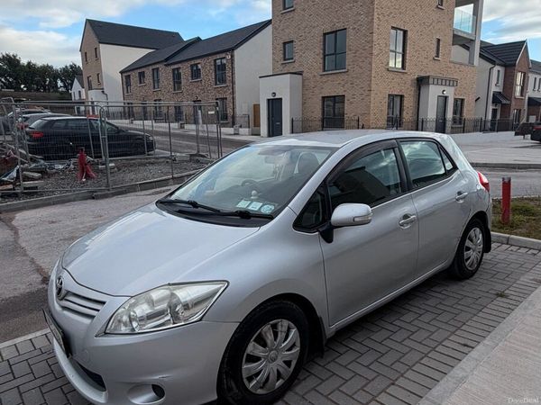 Toyota Auris Hatchback, Diesel, 2012, Silver