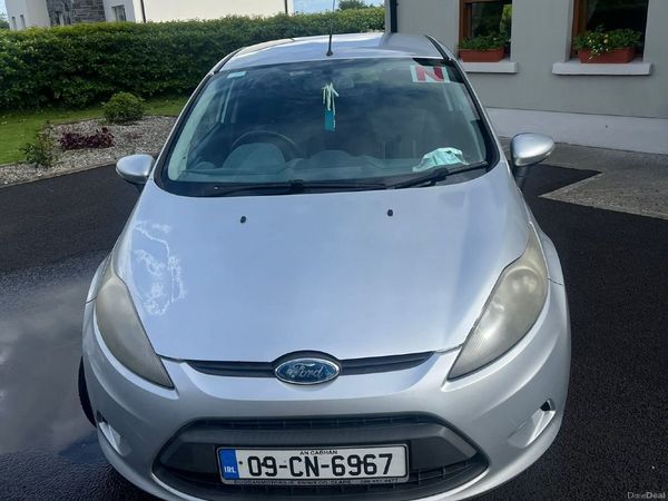 Ford Fiesta Hatchback, Petrol, 2009, Silver