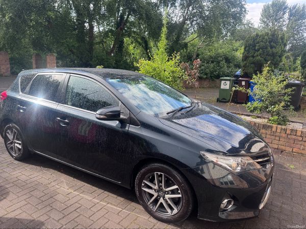 Toyota Auris Hatchback, Diesel, 2015, Black