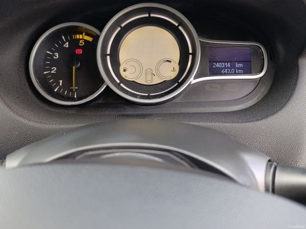 Renault Fluence Saloon, Diesel, 2011, Grey