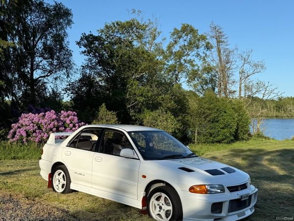 Mitsubishi Lancer Saloon, Petrol, 1994, White