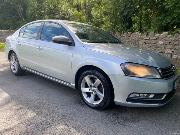 Volkswagen Passat Saloon, Diesel, 2012, Silver