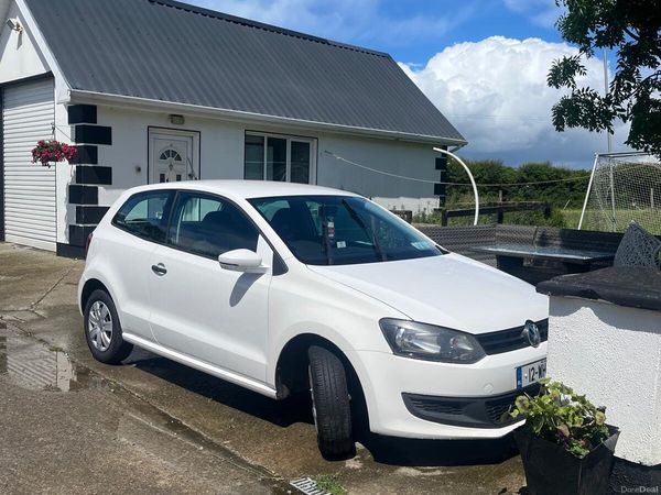 Volkswagen Polo Hatchback, Petrol, 2012, White