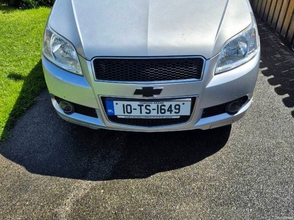 Chevrolet Aveo Hatchback, Petrol, 2010, Silver