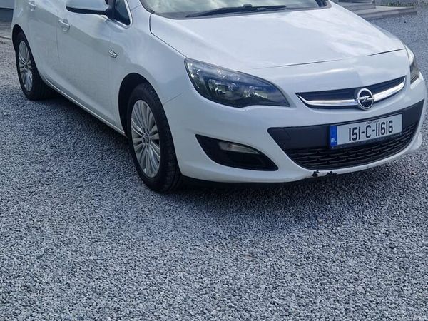 Opel Astra Hatchback, Diesel, 2015, White