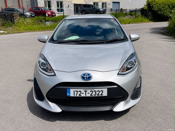 Toyota Aqua Hatchback, Petrol Hybrid, 2017, Silver