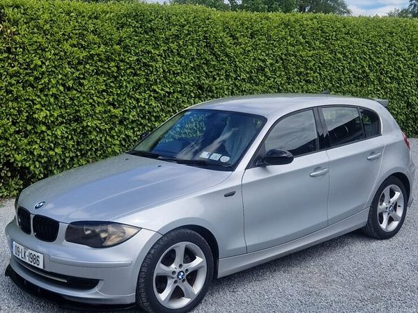 BMW 1-Series Hatchback, Diesel, 2009, Silver