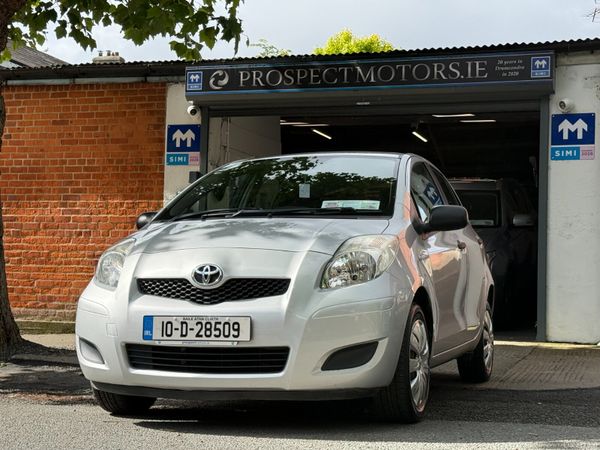 Toyota Yaris Hatchback, Petrol, 2010, Silver