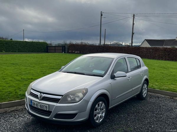 Vauxhall Astra Hatchback, Petrol, 2004, Silver