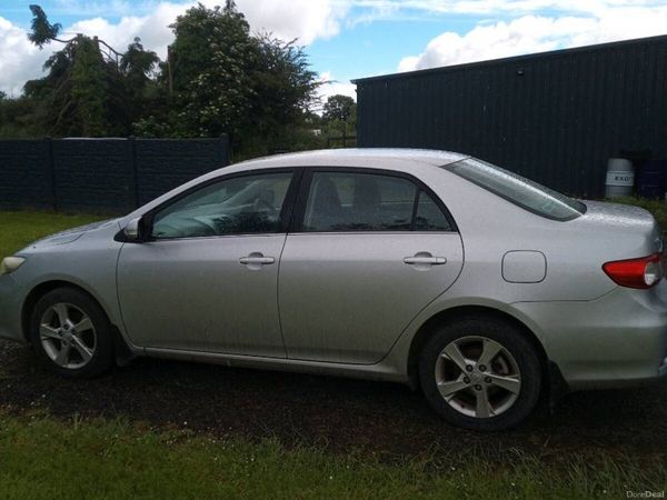 Toyota Corolla Saloon, Diesel, 2011, Silver