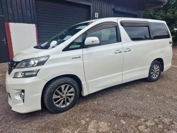 Toyota Vellfire MPV, Petrol Hybrid, 2013, Gold