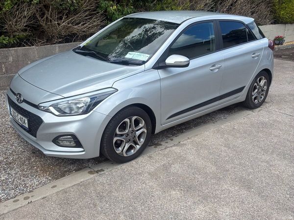 Hyundai i20 Hatchback, Petrol, 2020, Grey
