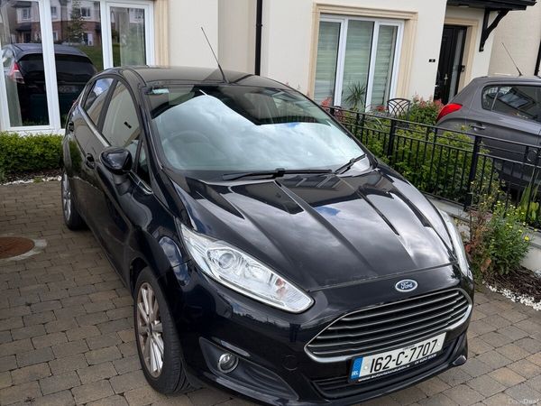 Ford Fiesta Hatchback, Petrol, 2016, Black