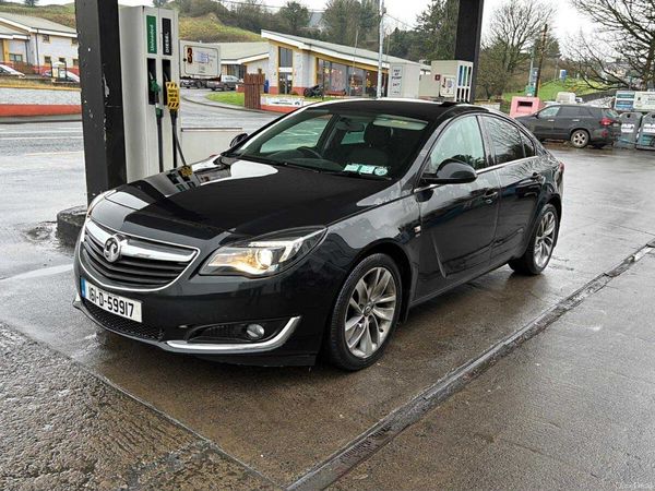 Vauxhall Insignia Hatchback, Diesel, 2016, Black