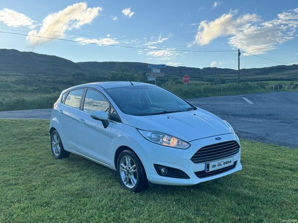 Ford Fiesta Hatchback, Petrol, 2015, White