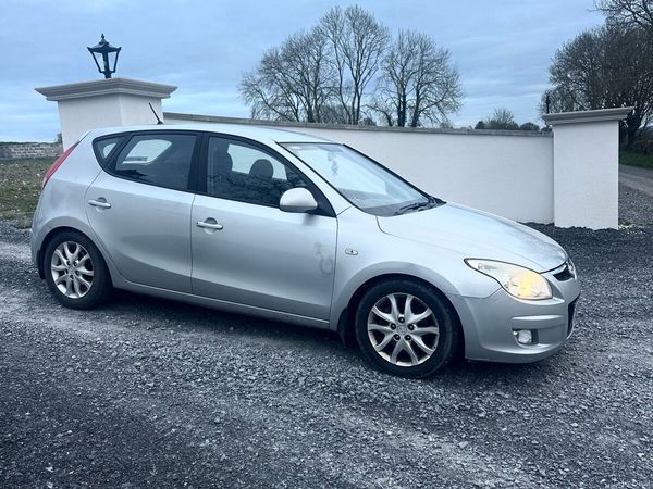Hyundai i30 Hatchback, Diesel, 2009, Silver