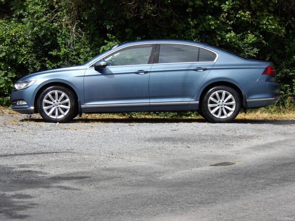 Volkswagen Passat Saloon, Diesel, 2017, Blue