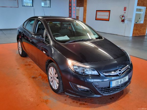 Opel Astra Saloon, Petrol, 2013, Black