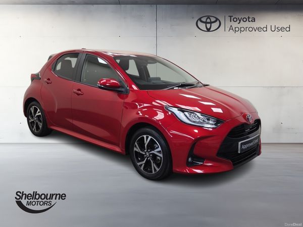 Toyota Yaris Hatchback, Petrol Hybrid, 2025, Red