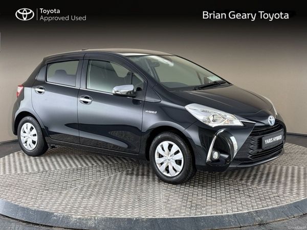 Toyota Yaris Hatchback, Petrol Hybrid, 2017, Black