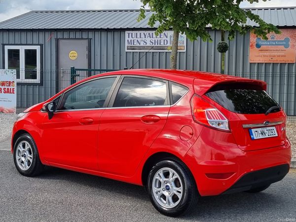 Ford Fiesta Hatchback, Diesel, 2017, Red