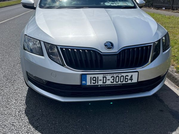 Skoda Octavia Saloon, Petrol, 2019, Silver