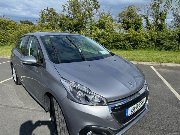 Peugeot 208 Hatchback, Petrol, 2019, Grey