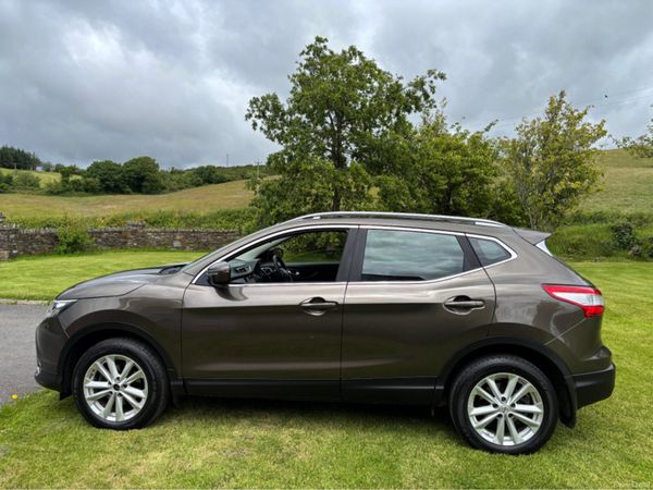 Nissan Qashqai MPV, Diesel, 2016, Brown